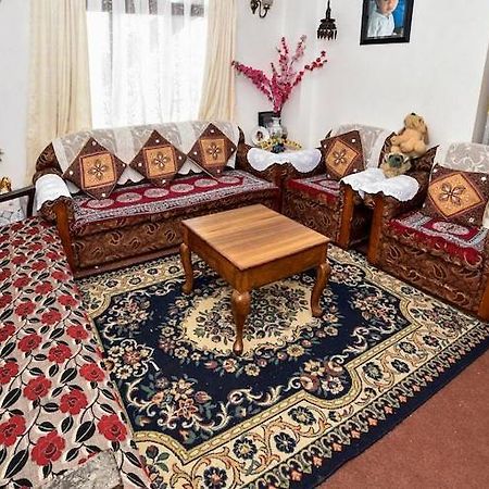 Himalayan Inn Homestay Дарджилінг Екстер'єр фото